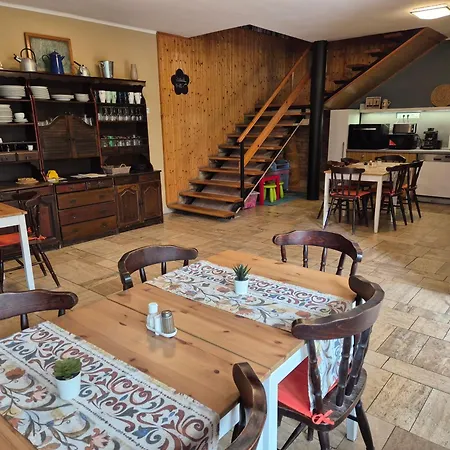 Szekely Vendeghaz 3* אסטרגום